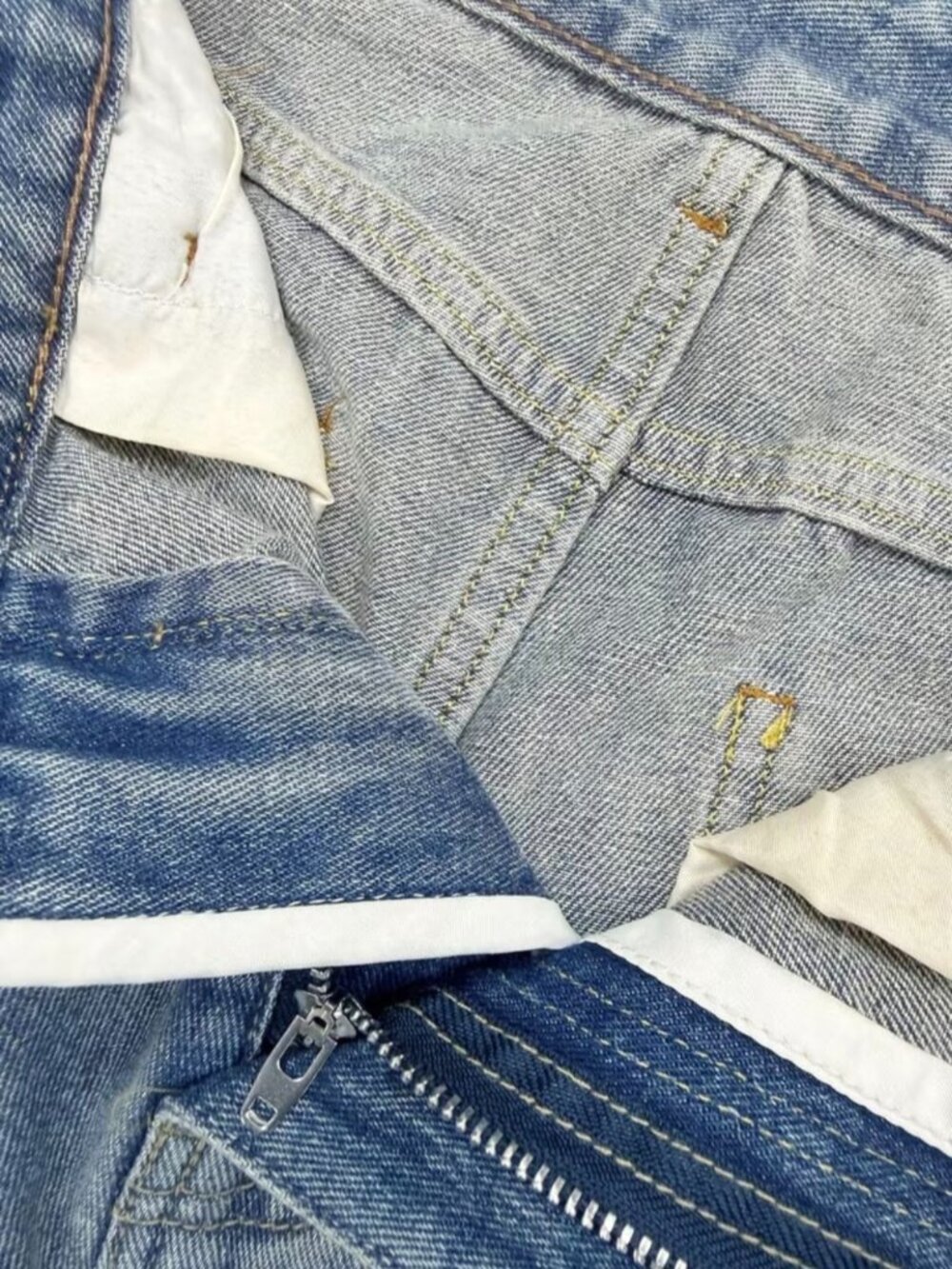 Women's High Waist Wide Leg Baggy Jeans - Edgy Denim Pants with Beltless Button - Picture 8 of 9